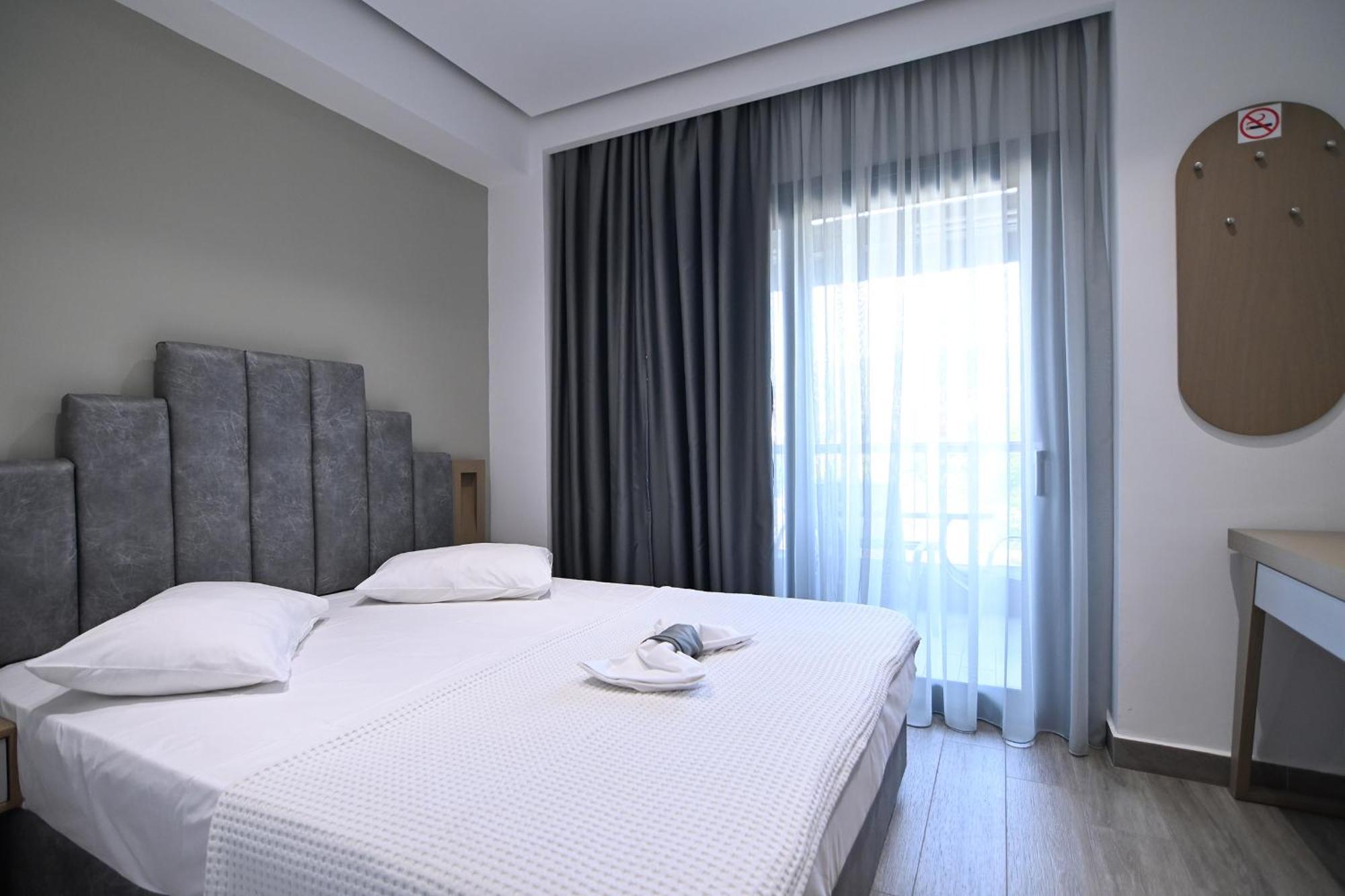 Amalia Rooms Sea View Vrasná Exterior foto
